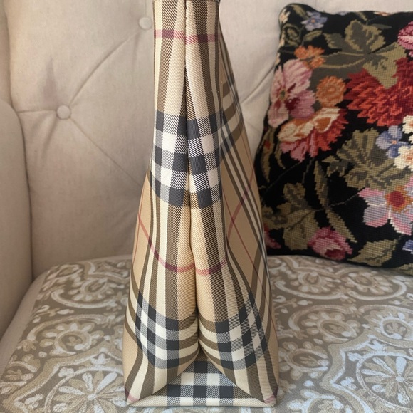 Authentic Burberry Beige House Check/Nova PVC Canvas and Leather Tote Bag - Picture 3 of 16